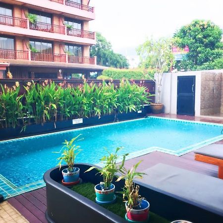 Patong Pool House Aparthotel Bagian luar foto