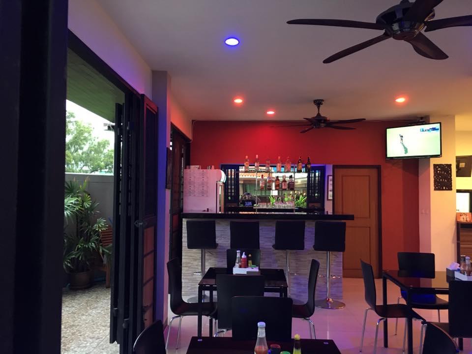 Patong Pool House Aparthotel Bagian luar foto