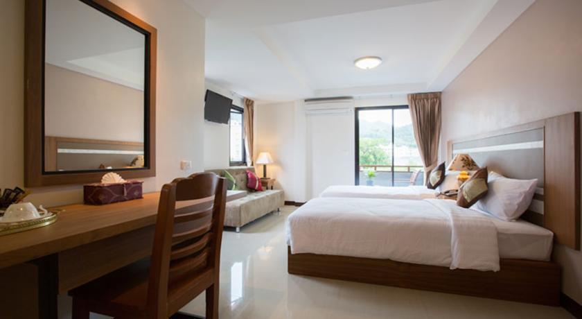 Patong Pool House Aparthotel Bagian luar foto