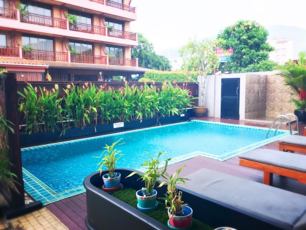 Patong Pool House Aparthotel Bagian luar foto