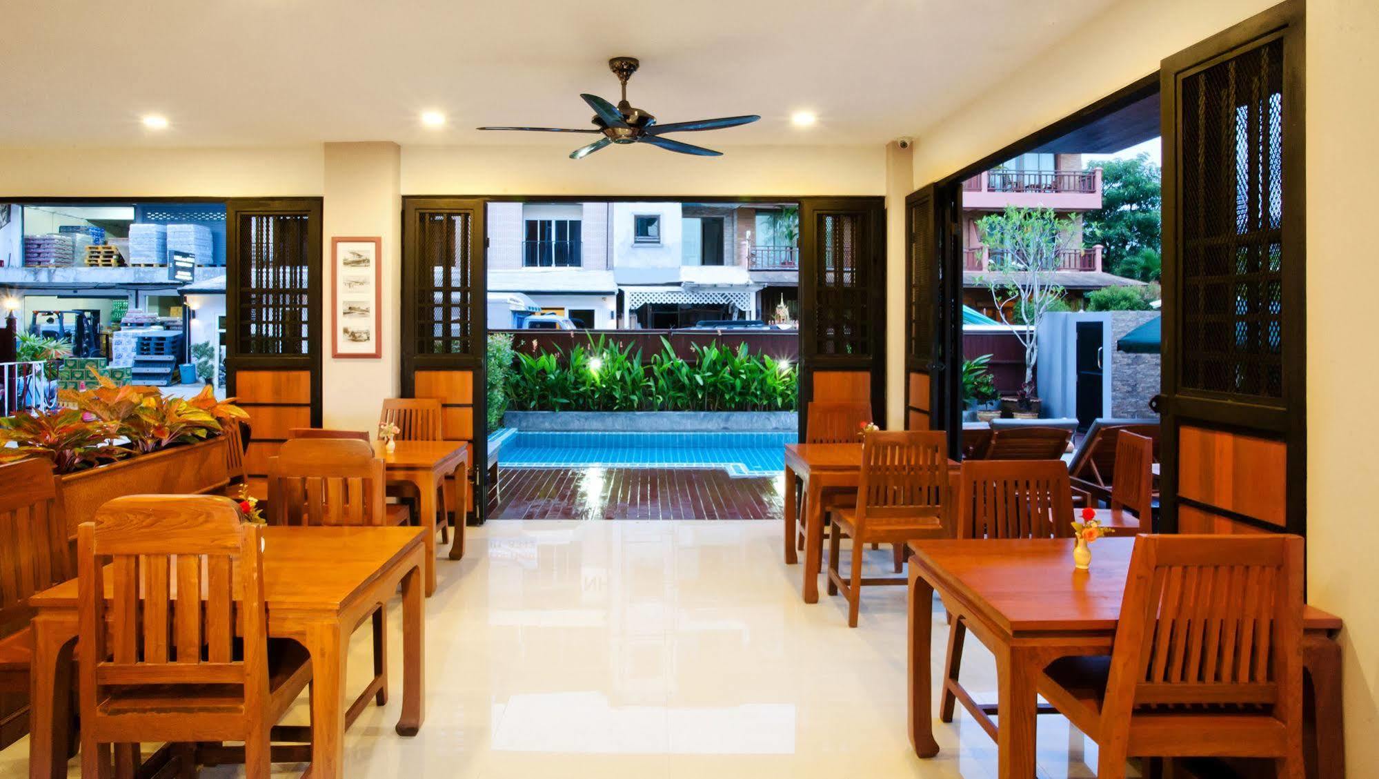 Patong Pool House Aparthotel Bagian luar foto