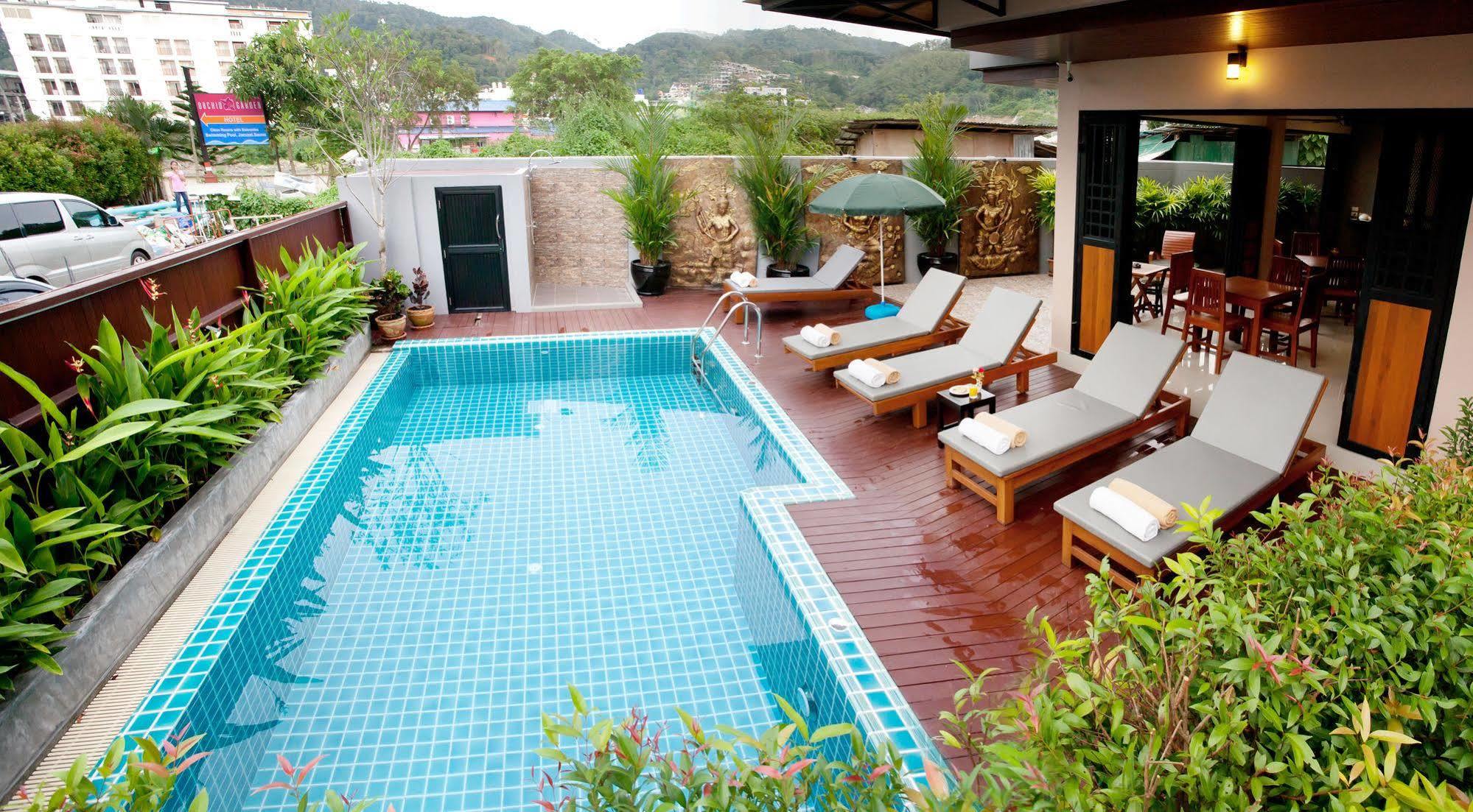 Patong Pool House Aparthotel Bagian luar foto
