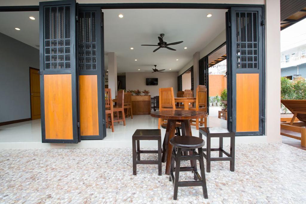 Patong Pool House Aparthotel Bagian luar foto